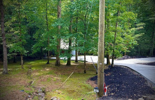 Townsend Cabin | Charming 2-bedroom cabin in delightful Townsend with all the necessary amenities