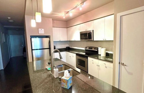 Oak Lawn Condo | Charming 2-bedroom condo in central location with AC, WiFi in delightful Dallas