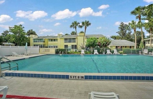 Silver Springs Shores Condo | Charming 2-bedroom condo with WiFi, AC in enchanting Ocala