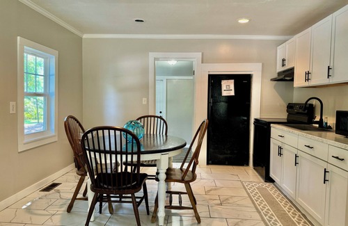 Beaufort Cottage | Charming 2-bedroom cottage with WiFi and AC in enchanting Beaufort