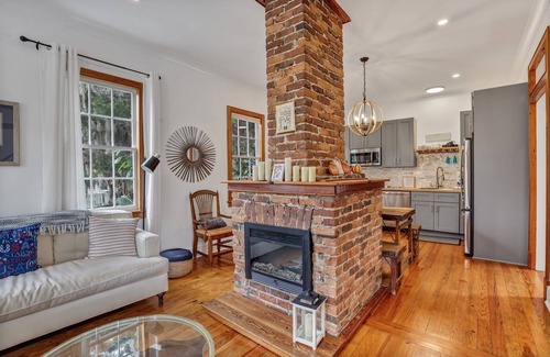 Historic District Cottage | Charming 2-bedroom cottage in Historic Beaufort. Walk to restaurants and shops