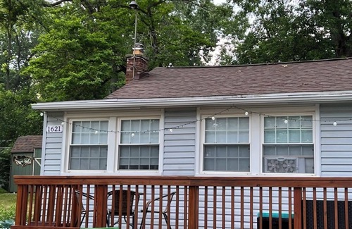 Brooklyn Cottage | Charming 2-bedroom cottage with access to Vineyard Lake in Brooklyn Mi