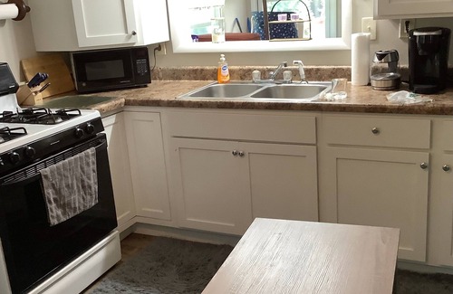 Cadillac Cottage | Charming 2-bedroom cottage on Lake Mitchell in Cadillac with WiFi