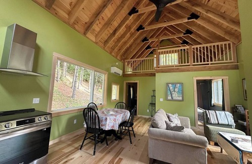 Woodstock Cottage | Charming 2-bedroom cottage in Barnard with Pond View close to Woodstock Vermont