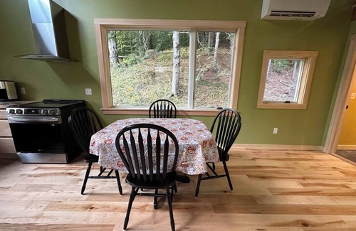 Woodstock Cottage | Charming 2-bedroom cottage in Barnard with Pond View close to Woodstock Vermont