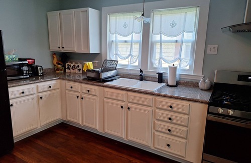 Erwin Cottage | Charming 2-bedroom cottage in serene Erwin with AC, WiFi