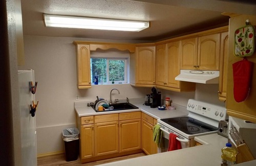 College Apartment | Charming 2-bedroom duplex home