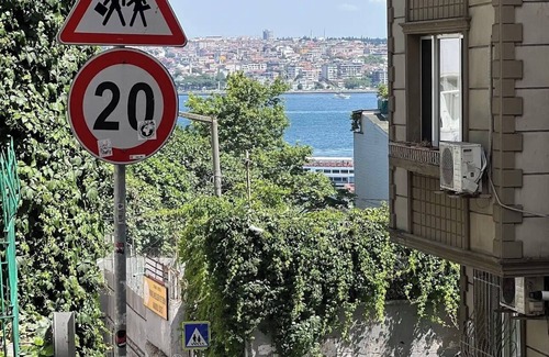 Gumussuyu Mahallesi Apartment | Charming 2 bedroom duplex with Bosphorus view in central Istanbul