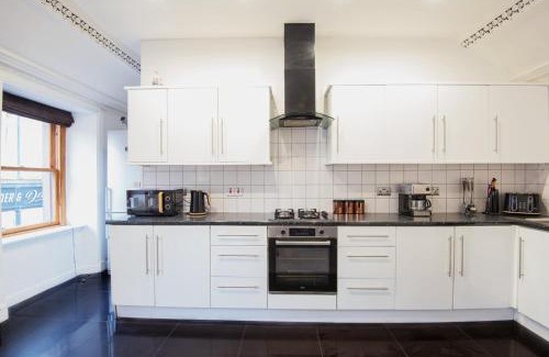 Kirriemuir Apartment | Charming 2 Bedroom Flat in the Heart of Kirriemuir