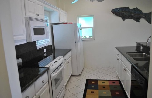 Islamorada House | Charming 2 Bedroom Ground Level Home with Bay Views