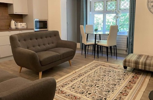 Didsbury Apartment | Charming 2 Bedroom Apartment in Didsbury with free parking