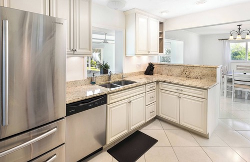 Caloosahatchee House | Charming 2-bedroom house with WiFi, AC in lovely Cape Coral
