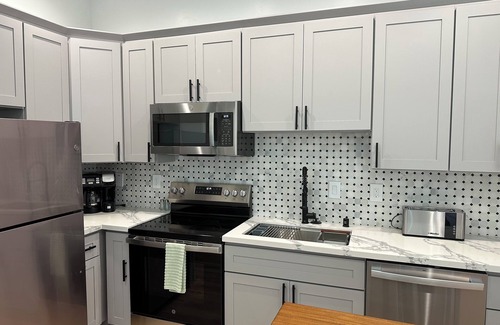Sacramento House | Charming 2-bedroom house in Pleasant Sacramento with AC