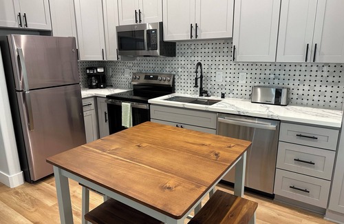 Sacramento House | Charming 2-bedroom house in Pleasant Sacramento with AC