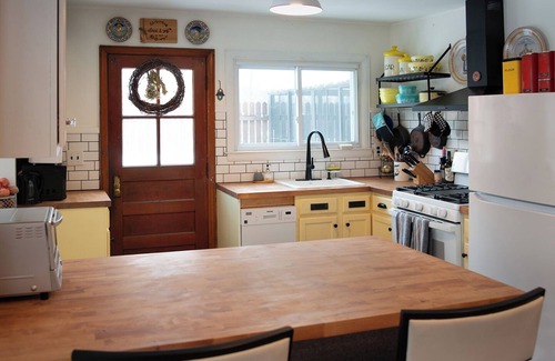 Saugerties House | Charming 2-bedroom house with AC, WiFi in wonderful Woodstock