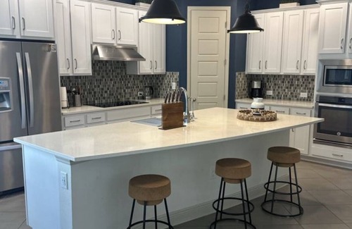 Trailer Estates House | Charming 2-bedroom house in a great location in Bradenton with WiFi, AC and spa.