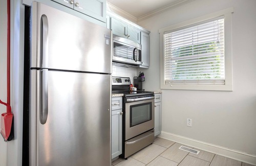 Villa Heights House | Charming 2-bedroom house with AC, WiFi in wonderful Charlotte
