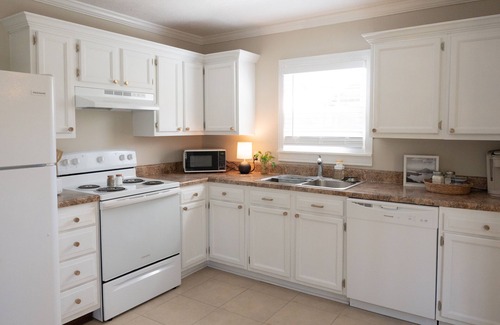 Cleveland House | Charming 2-bedroom home in Cleveland, TN-Close to Lee University