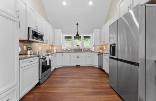 Cullowhee House | Charming 2-bedroom house in peaceful Cullowhee with AC