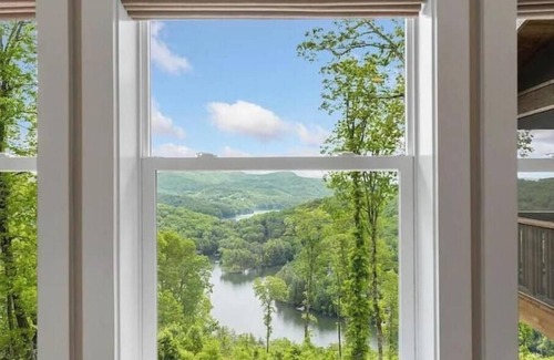 Cullowhee House | Charming 2-bedroom house in peaceful Cullowhee with AC
