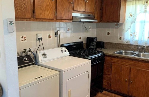 El Centro House | Charming 2-bedroom house with WiFi, AC in adorable El Centro.
