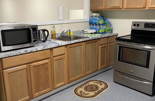 Elizabeth House | Charming 2-bedroom house with WiFi, AC in brilliant Elizabeth