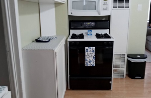 Green Bay House | Charming 2-bedroom house with AC, WiFi in serene Green Bay