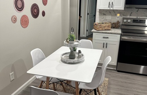 Hapeville House | Charming 2-bedroom house in lovely Hapeville with WiFi, AC. Minutes from Airport
