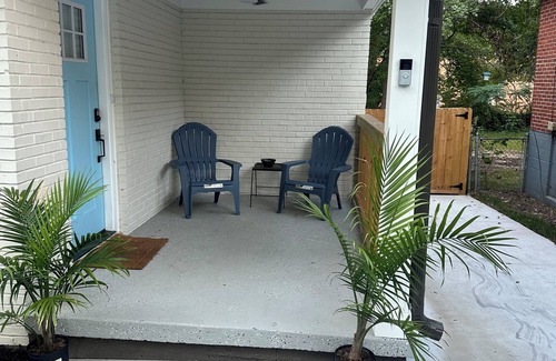 Hapeville House | Charming 2-bedroom house in lovely Hapeville with WiFi, AC. Minutes from Airport