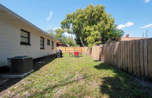 Historic Downtown Kissimmee House | Charming 2-bedroom house in Kissimmee near Disney