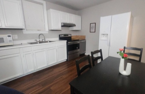 Hadley - Washington House | Charming 2-bedroom house with kitchen, near Downtown Nashville