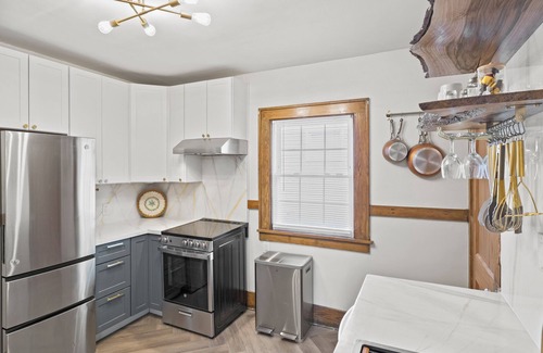 Rochester House | Charming 2-bedroom house with AC, WiFi in Rochester