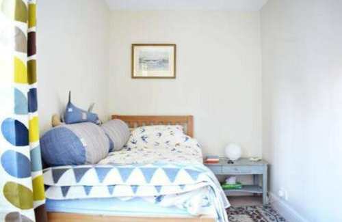 Highbury West Apartment | Charming 2 Bedroom Home 3 mins from Arsenal Station