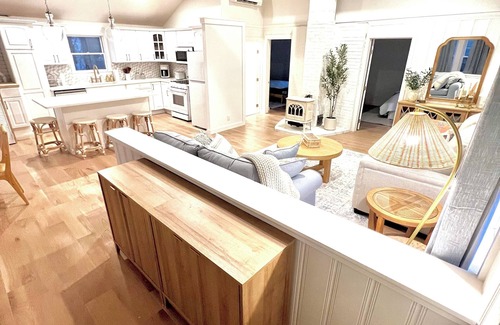 Southern Coast House | Charming 2-bedroom home, walking distance to Ferry + Bayview Beach in Saco