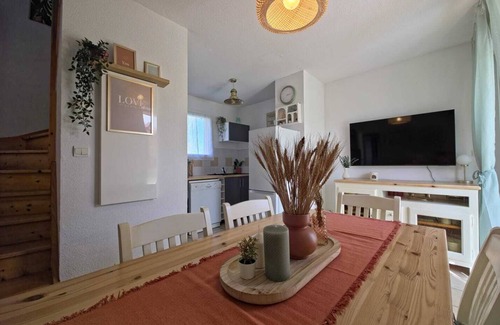 Prayssac House | Charming 2-bedroom house in serene Prayssac with swimming Pool