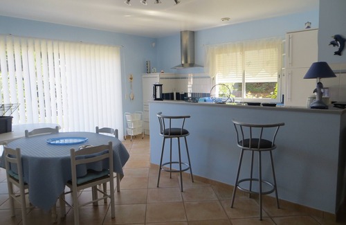 Serignan House | Charming 2-bedroom house with WiFi and AC in adorable Sérignan