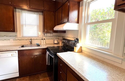 Plymouth House | Charming 2-bedroom house in tranquil Plymouth neighborhood