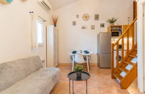 Eyguieres Apartment | Charming 2 bedroom House With Pool