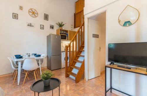 Eyguieres Apartment | Charming 2 bedroom House With Pool