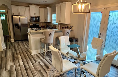 Hapeville House | Charming 2-bedroom house in fantastic Atlanta with WiFi, AC