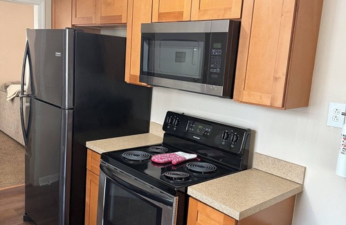 Atlanta House | Charming 2-bedroom house with WiFi, AC in beautiful Atlanta.Close to everything!