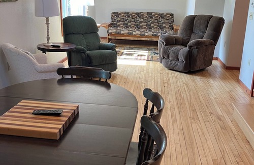 Jim Falls House | Charming 2-bedroom house in lovely Bloomer with AC