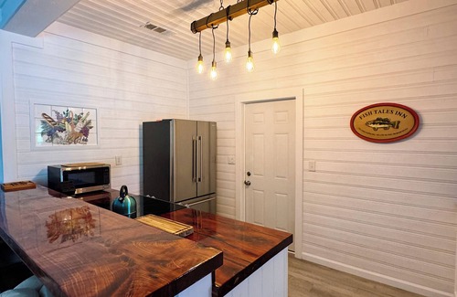 Bristol House | Charming 2-bedroom house in wonderful Bristol located on the Aplachicola River