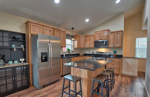 Clayton House | Charming 2-bedroom house with WiFi, AC nestled in the mountains of clayton