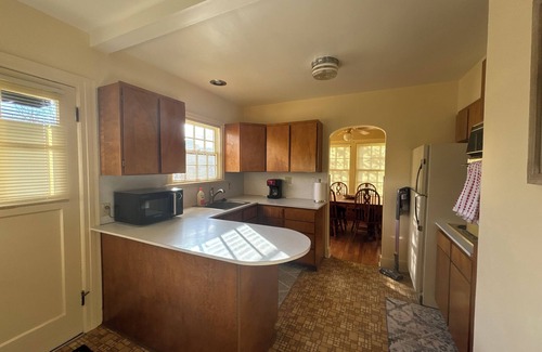 Medford House | Charming 2-bedroom house with WiFi and AC in lovely Medford