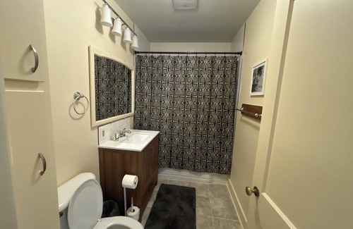 Medford House | Charming 2-bedroom house with WiFi and AC in lovely Medford
