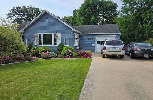 Oshkosh House | Charming 2-bedroom house with AC and WiFi in amazing Oshkosh. 3 miles to EAA.