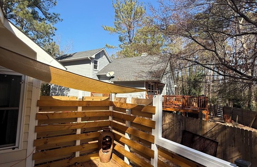 East Raleigh House | Charming 2-bedroom house with AC, WiFi less than 3 miles to downtown Raleigh.