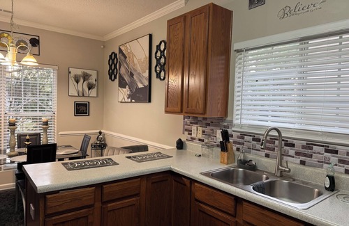 Northeast Raleigh House | Charming 2-bedroom house in lovely Raleigh