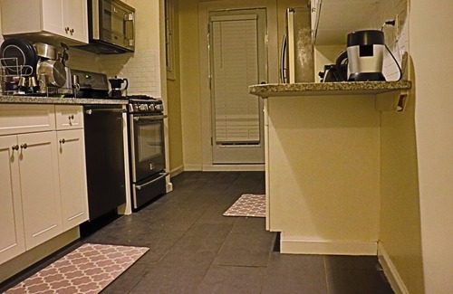 Park Hill House | Charming 2-bedroom house in Yonkers with AC